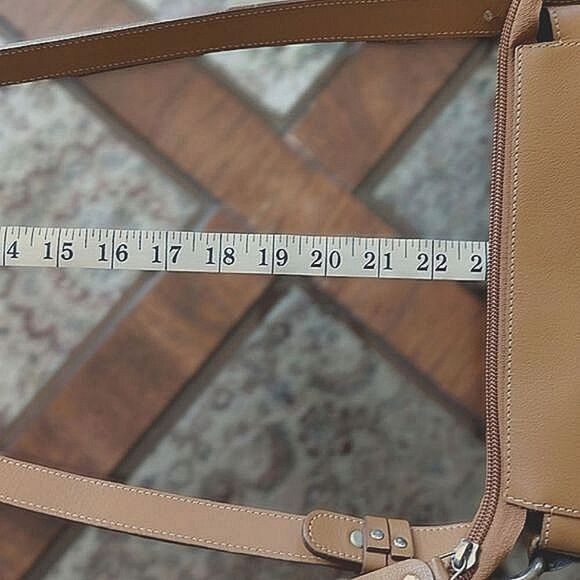 La Marthe Paris 2006 camel brown leather medium crossbody bag - Picture 12 of 16